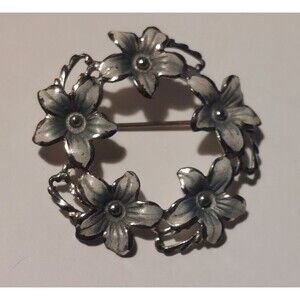 Danecraft signed flower wreath brooch sterling